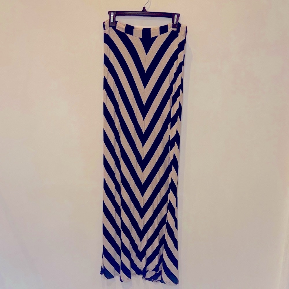 Splendid Beige Maxi Skirt with Bold Black V Stripes — Rayon Blend, Size Large